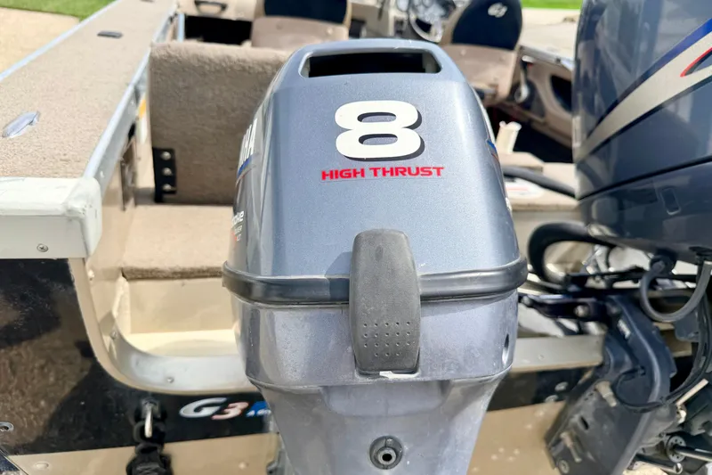 Slide: The Image of 2008 G3 Angler V185 FS boat with Yamaha 8 high thrust motor. - 19
