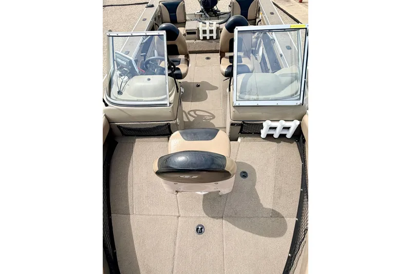 Slide: The Image of 2008 G3 Angler V185 FS boat interior with seating and windshield. - 66