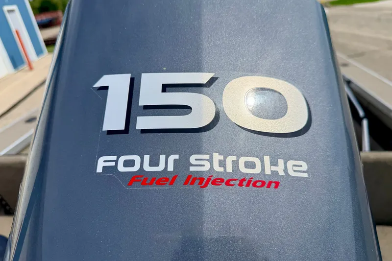 Slide: The Image of 150 horsepower four-stroke engine with fuel injection on 2008 G3 Angler V185 FS. - 15