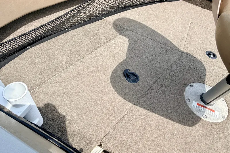 Slide: The Image of 2008 G3 Angler V185 FS boat interior with beige carpet and seating. - 53
