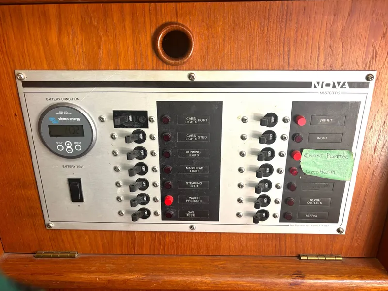 Slide: The Image of Nonsuch 30 Ultra 1985 - 57