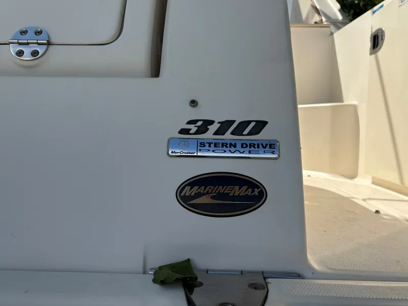 Slide: The Image of Sea Ray Sundancer 310 2010 - 58