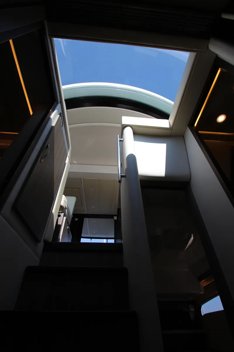 Slide: The Image of Innenansicht einer modernen Yacht mit Glasdach und eleganter Treppe. - 44