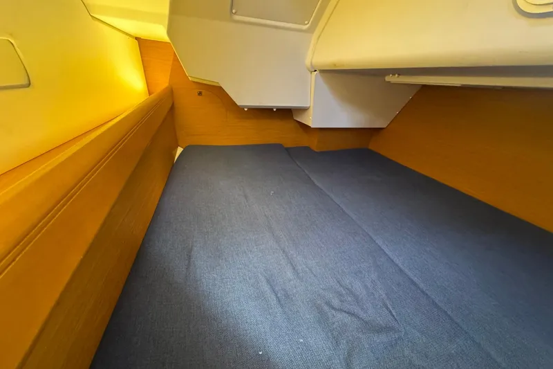 Slide: The Image of Innenraum der Jeanneau Sun Odyssey 389, Baujahr 2018, mit gemütlicher Schlafkabine. - 47