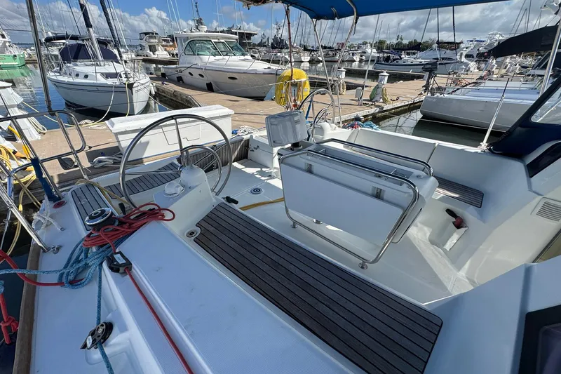 Slide: The Image of Barca a vela Jeanneau Sun Odyssey 389 in porto, anno 2018. - 24