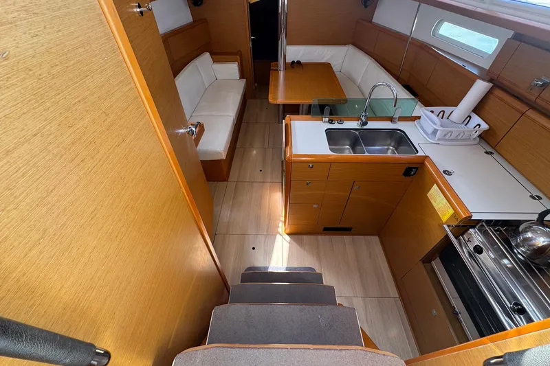 Slide: The Image of Innenraum der Jeanneau Sun Odyssey 389 Yacht, Baujahr 2018. - 32