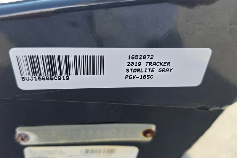 Slide: The Image of Barcode and label on 2019 Tracker Pro Guide V-16 SC, Starlite Gray. - 22