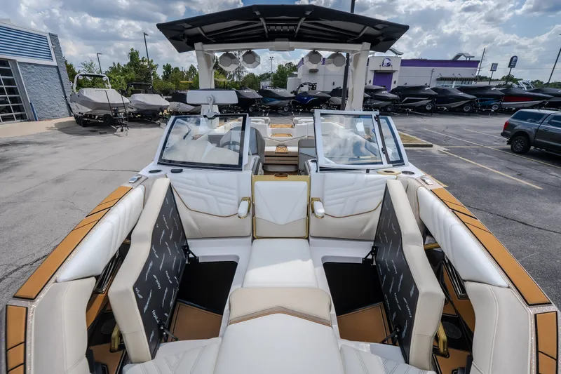 Slide: The Image of 2027 Tigé Ultré 23ZX boat interior with luxurious seating and modern design. - 74