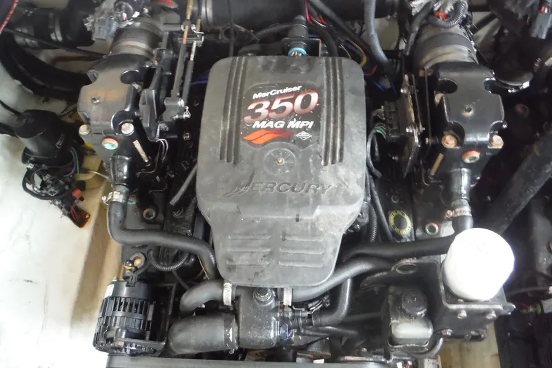Slide: The Image of MerCruiser 350 MAG MPI engine in a 2007 Sea Ray 290 SLX boat. - 38