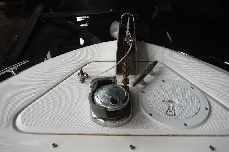 Slide: The Image of Bow of 2007 Sea Ray 290 SLX with anchor chain and winch. - 16