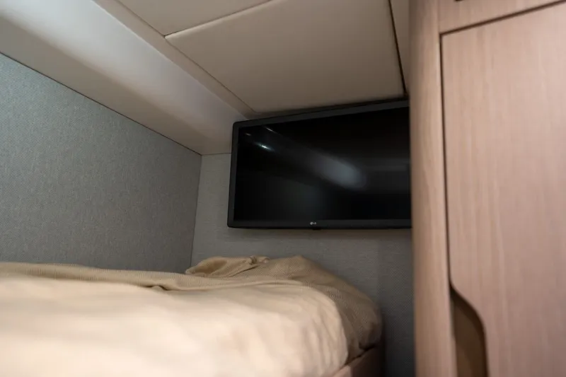 Slide: The Image of Azimut Fly 50 2025 - 17