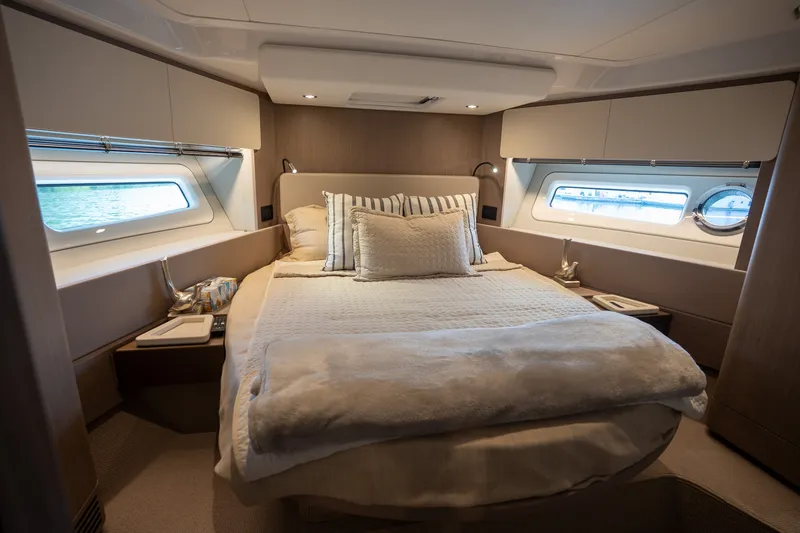 Slide: The Image of Azimut Fly 50 2025 - 14