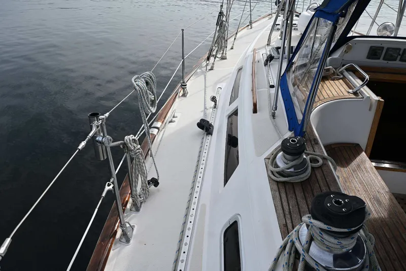 Slide: The Image of Deck view of 1989 Ta Shing Yachts Taswell 43 sailboat with ropes and winches. - 15
