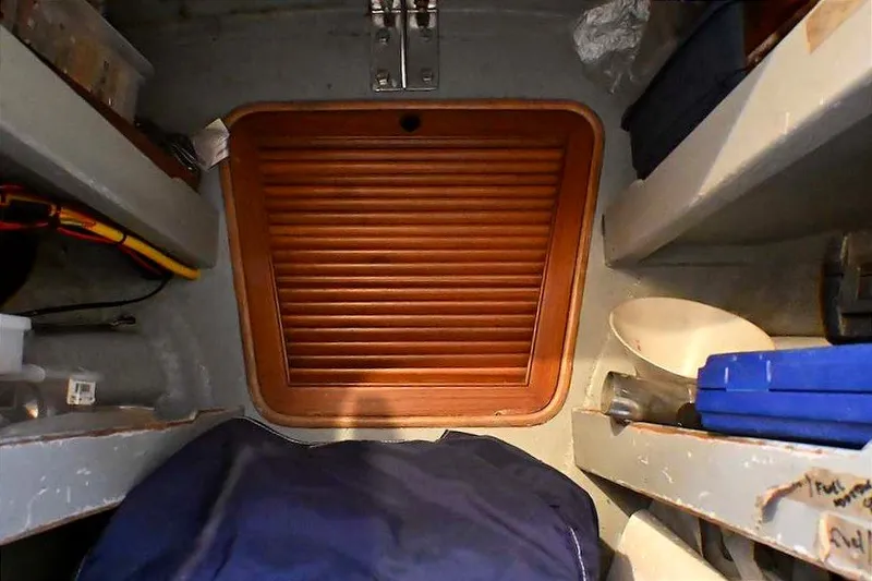 Slide: The Image of Interior storage area of 1989 Ta Shing Yachts Taswell 43 sailboat. - 73