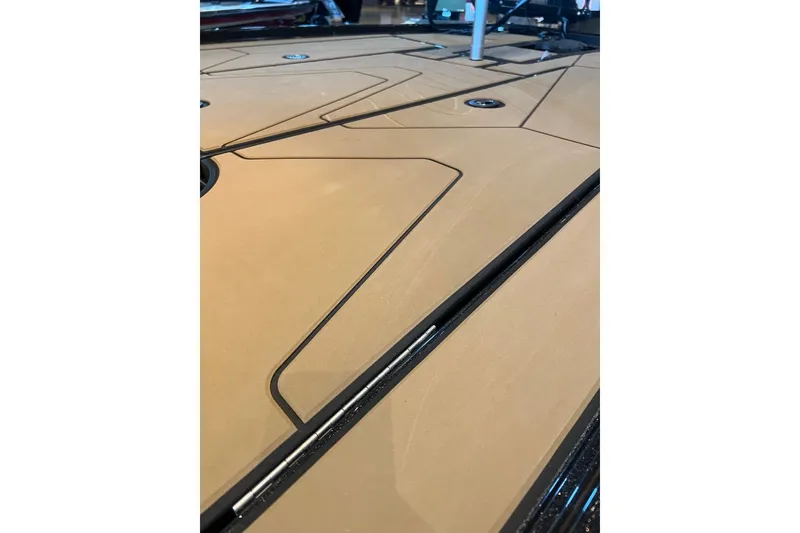 Slide: The Image of 2027 Nitro Z20 XL boat deck with sleek design and modern features. - 15