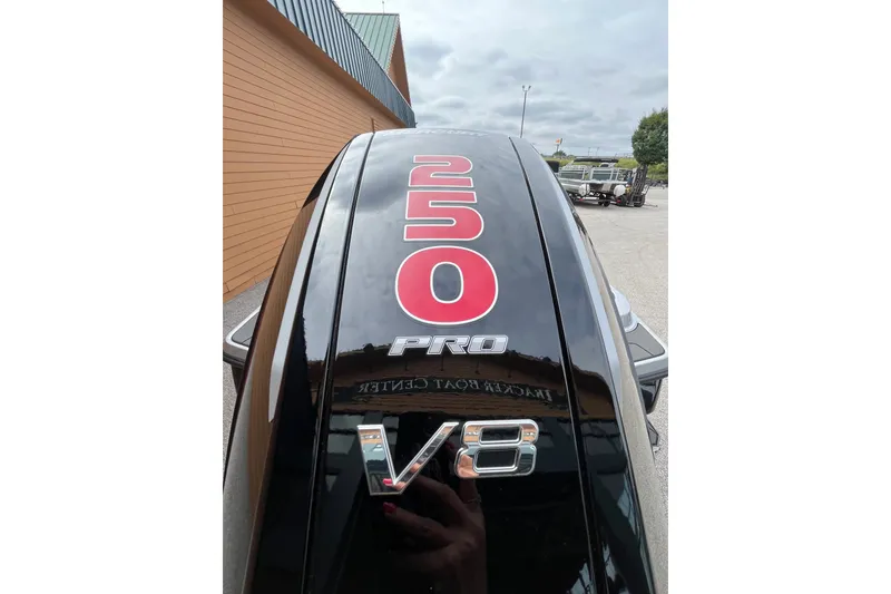 Slide: The Image of Outboard motor with "250 PRO V8" branding on a Nitro Z20 XL Pro, 2027 model. - 8
