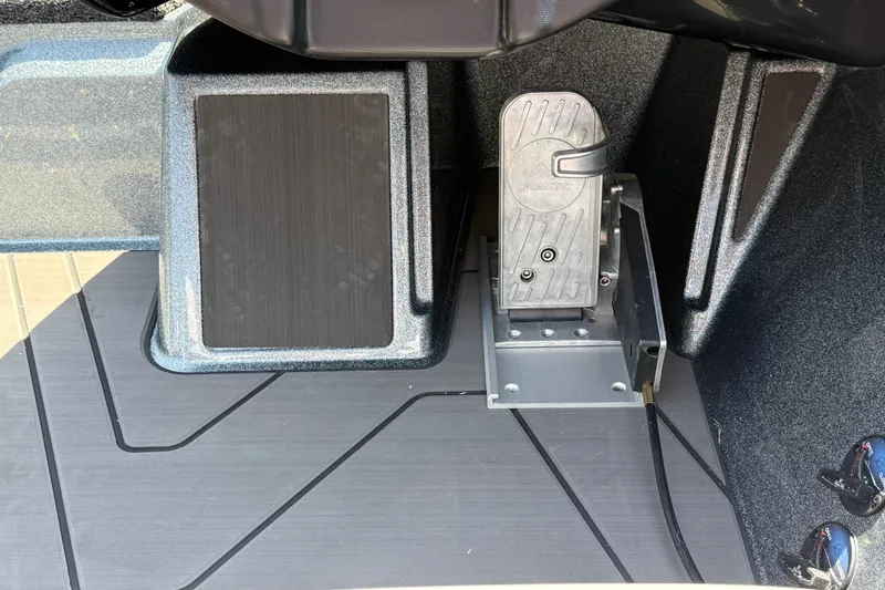 Slide: The Image of 2027 Nitro Z21 XL Pro boat pedal and footrest detail. - 13