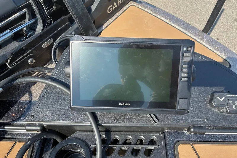 Slide: The Image of Garmin display on 2027 Nitro Z20 XL Pro boat dashboard. - 11