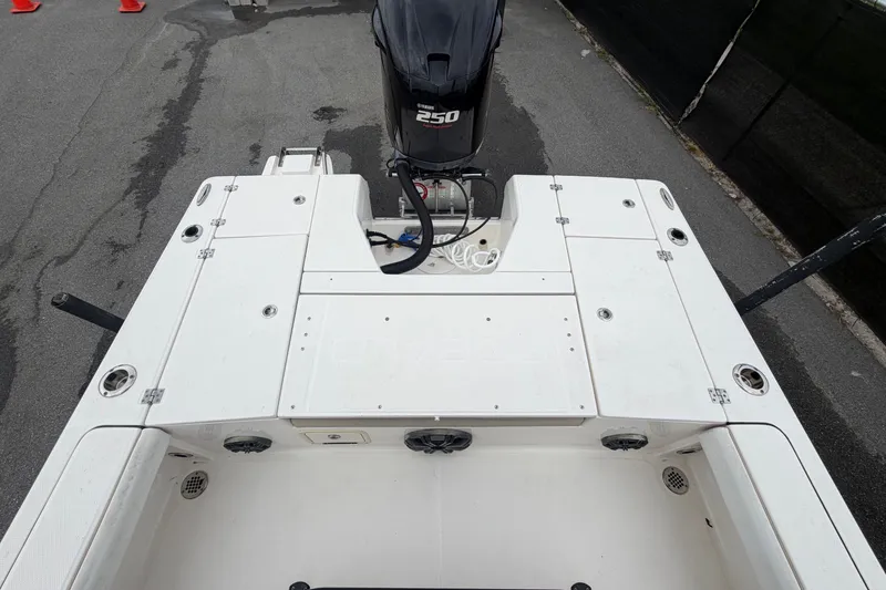Slide: The Image of Robalo 226 Cayman 2019 - 61