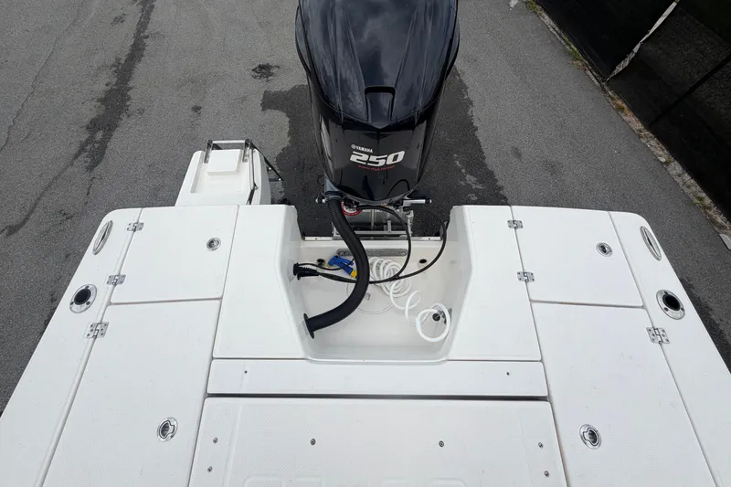 Slide: The Image of Robalo 226 Cayman 2019 - 70