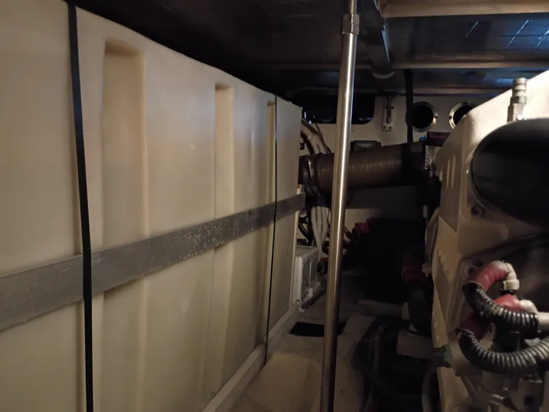 Slide: The Image of Carver Yachts 450 Voyager Pilothouse 2002 - 76