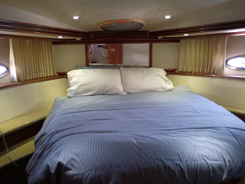 Slide: The Image of Carver Yachts 450 Voyager Pilothouse 2002 - 55
