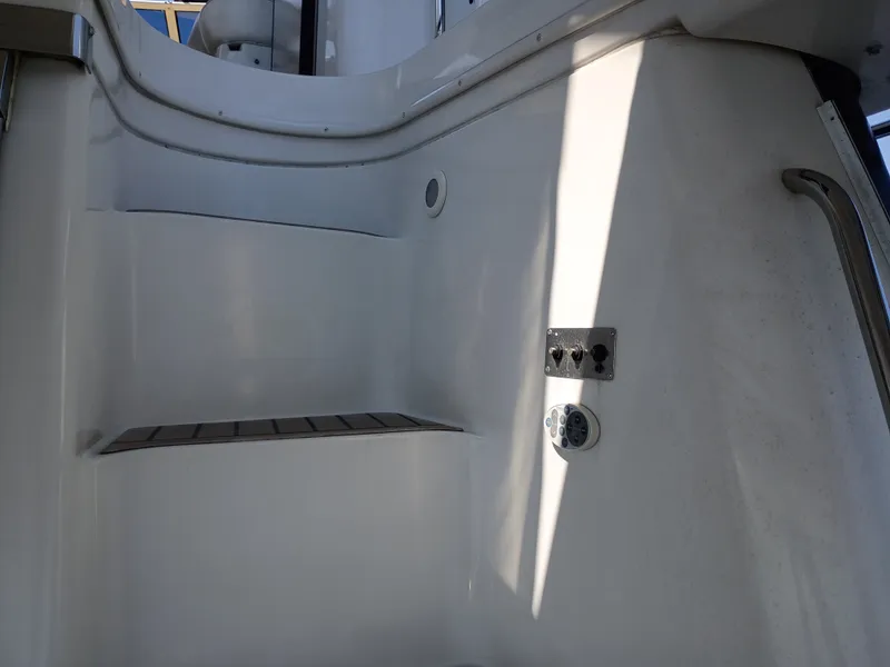 Slide: The Image of Carver Yachts 450 Voyager Pilothouse 2002 - 14