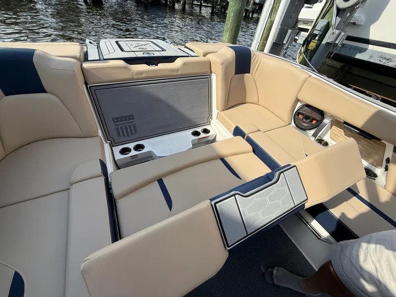 Slide: The Image of MasterCraft X24 2024 - 26