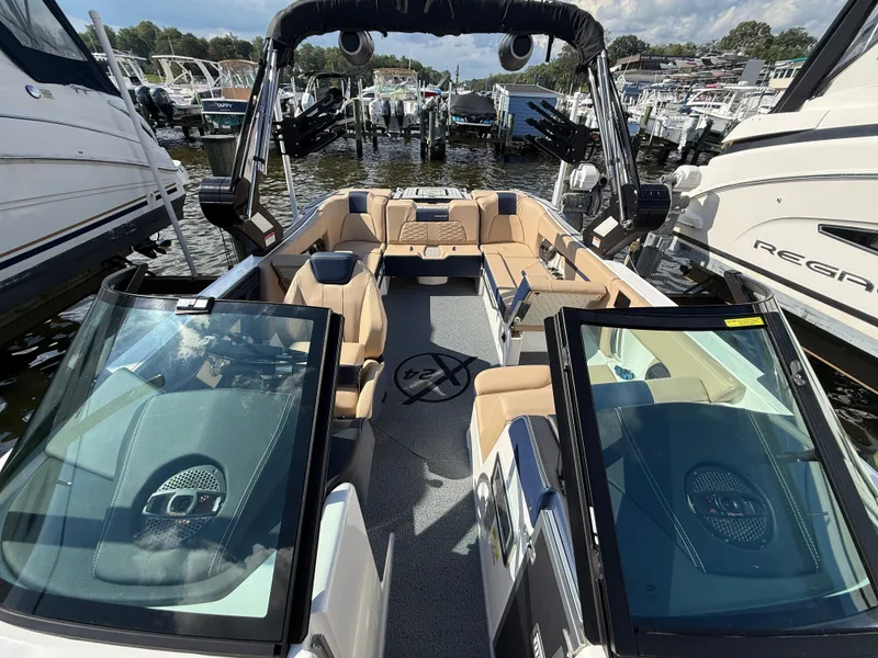 Slide: The Image of MasterCraft X24 2024 - 15
