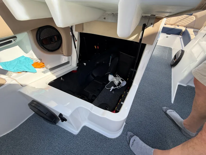 Slide: The Image of MasterCraft X24 2024 - 29