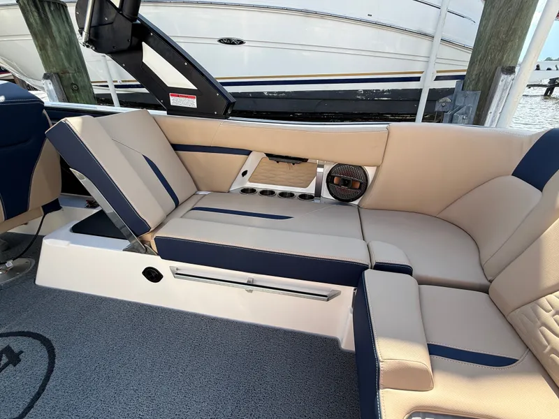 Slide: The Image of MasterCraft X24 2024 - 22
