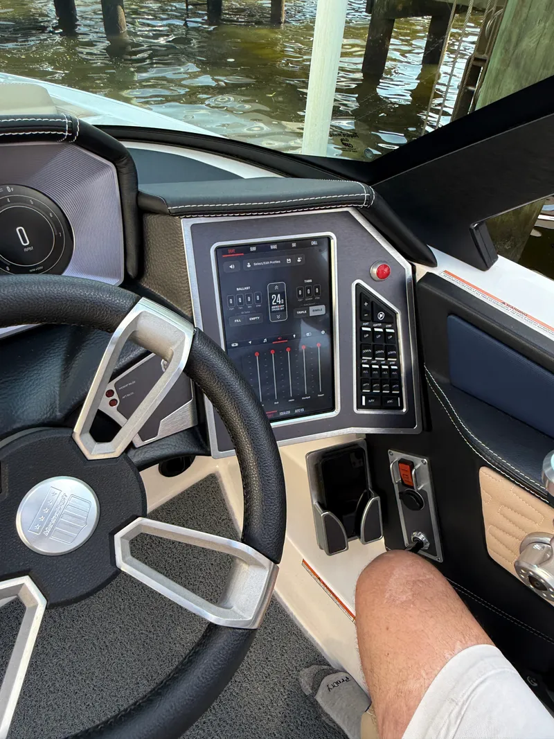 Slide: The Image of MasterCraft X24 2024 - 36