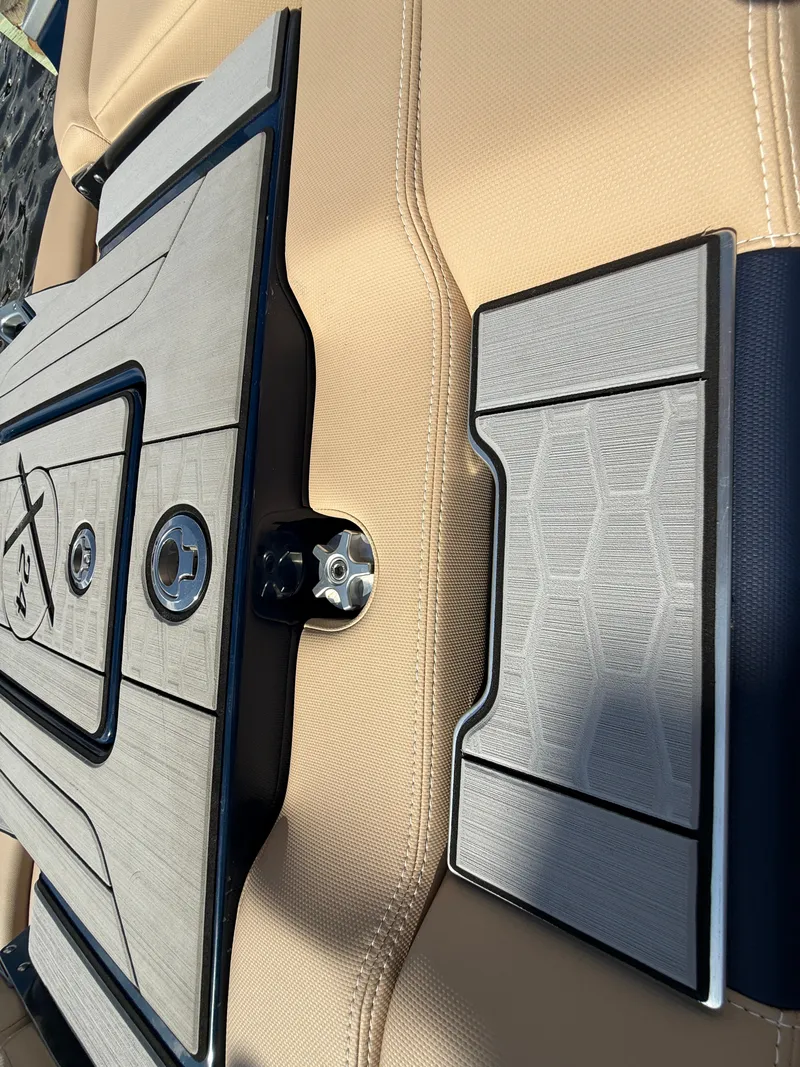 Slide: The Image of MasterCraft X24 2024 - 28