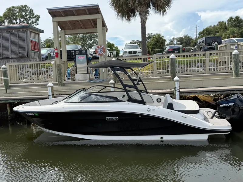 Slide: The Image of Sea Ray SPX 210 Outboard 2025 - 1