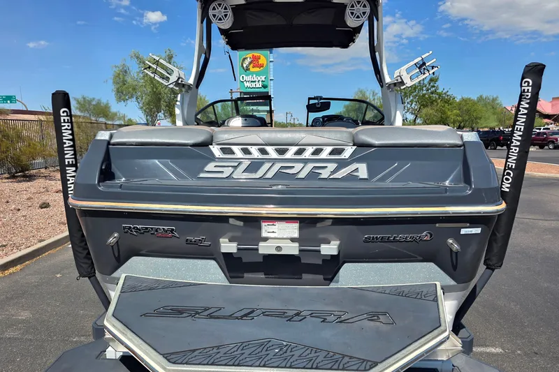 Slide: The Image of 2018 Supra SA 400 boat rear view with branding and features visible. - 3