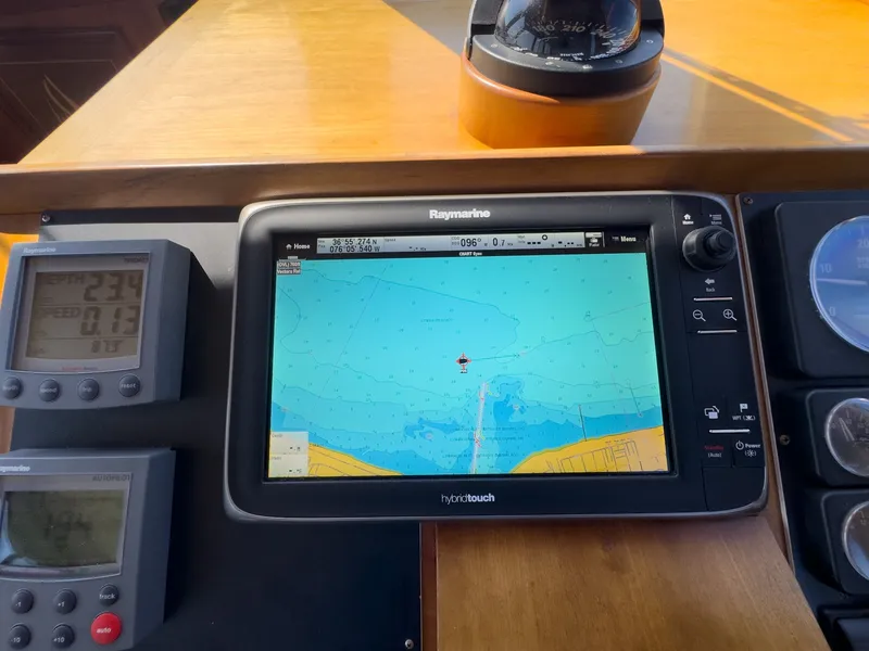 Slide: The Image of Navigation system on a 2002 Sabre 36 Express boat. - 13