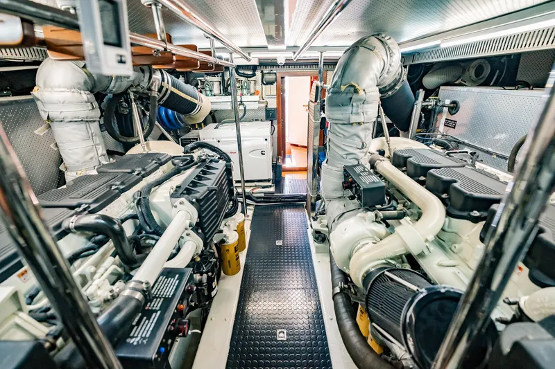 Slide: The Image of Horizon 62 Motor Yacht 2003 - 52