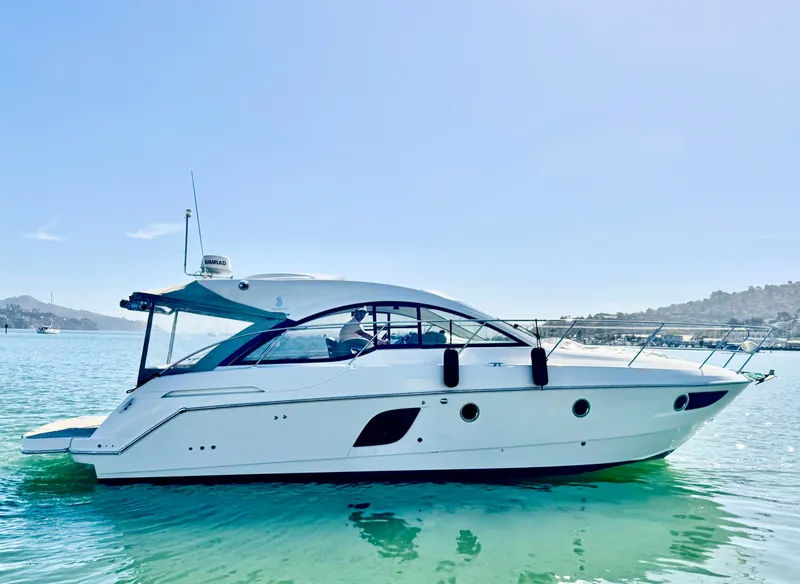 The Image of Beneteau Gran Turismo 38 2014 - 0