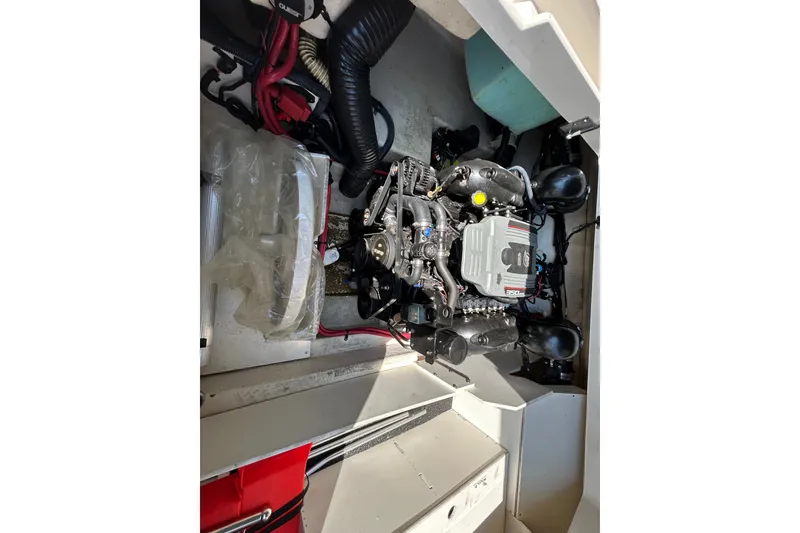 Slide: The Image of Engine compartment of a 2010 Sea Ray 260 Sundeck boat. - 39