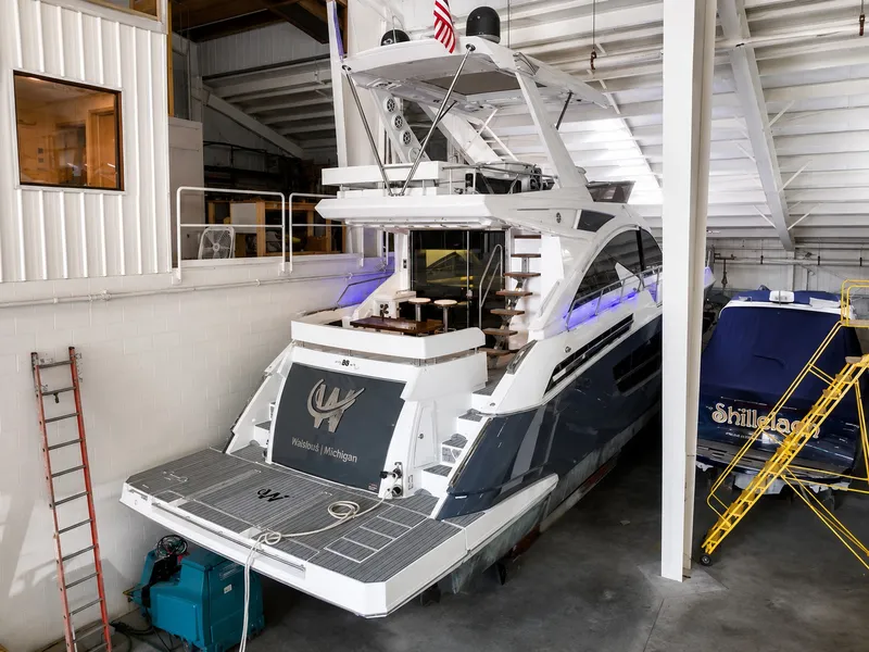 Slide: The Image of Cruisers 60 Fly 2019 - 60