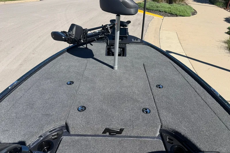 Slide: The Image of 2027 Nitro Z18 XL Pro boat deck with fishing seat and trolling motor. - 19