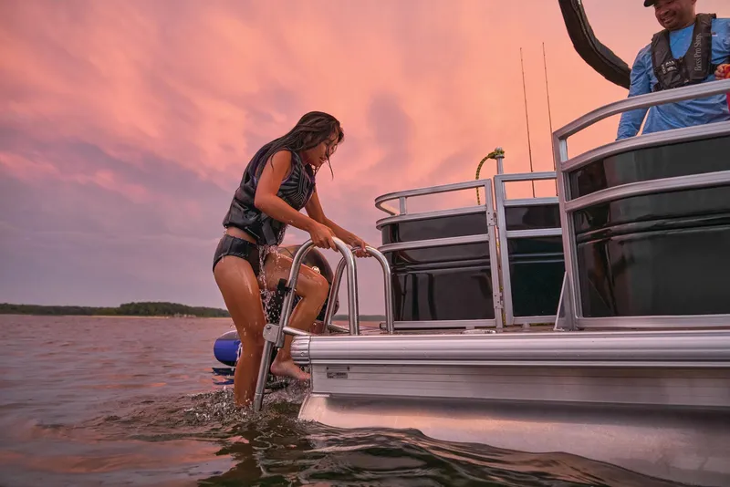 Slide: The Image of Sun Tracker SportFish 22 DLX 2025 - 83