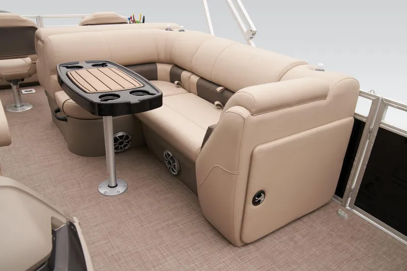 Slide: The Image of Sun Tracker SportFish 22 DLX 2025 - 44
