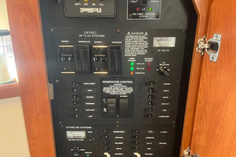 Slide: The Image of Electrical control panel on a 2007 Cruisers Yachts 280 CXi Express boat. - 10