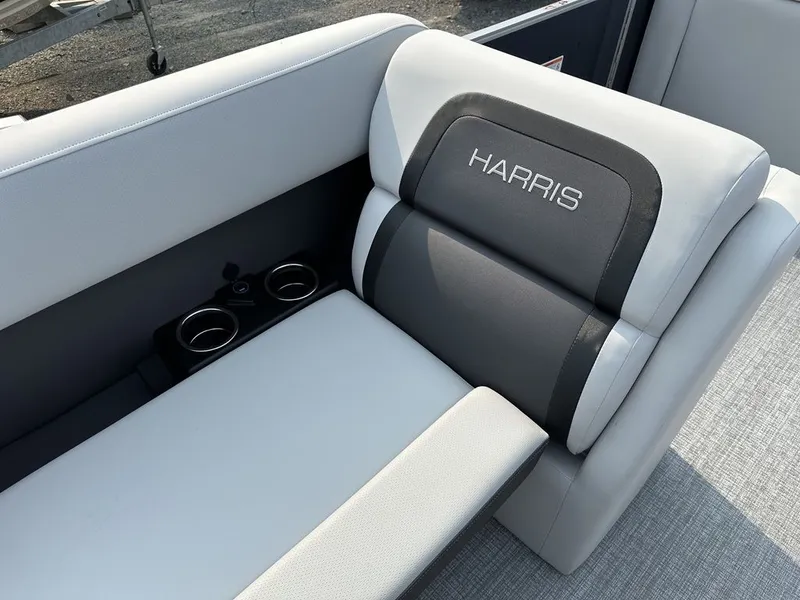 Slide: The Image of Harris Cruiser 230 SL 2026 - 29