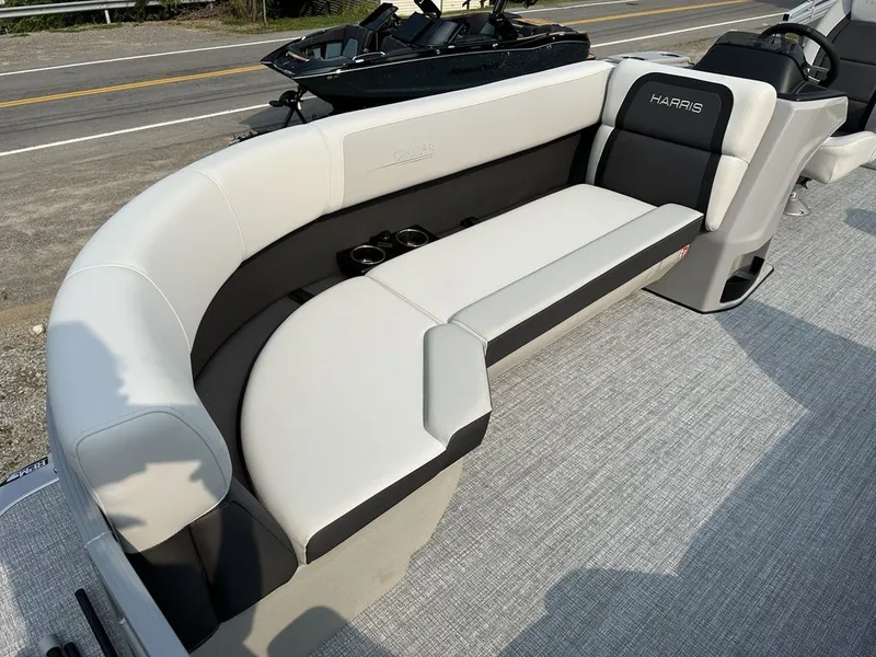 Slide: The Image of Harris Cruiser 230 SL 2026 - 23