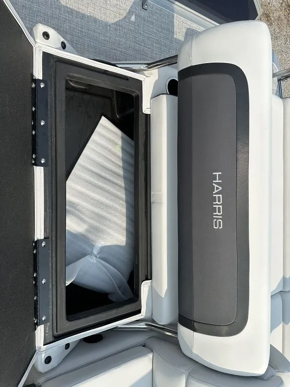 Slide: The Image of Harris Cruiser 230 SL 2026 - 30
