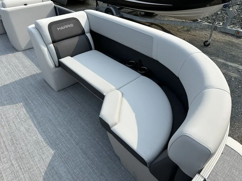 Slide: The Image of Harris Cruiser 230 SL 2026 - 24