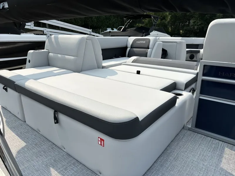 Slide: The Image of Harris Cruiser 230 SL 2026 - 32