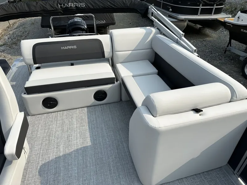 Slide: The Image of Harris Cruiser 230 SL 2026 - 12